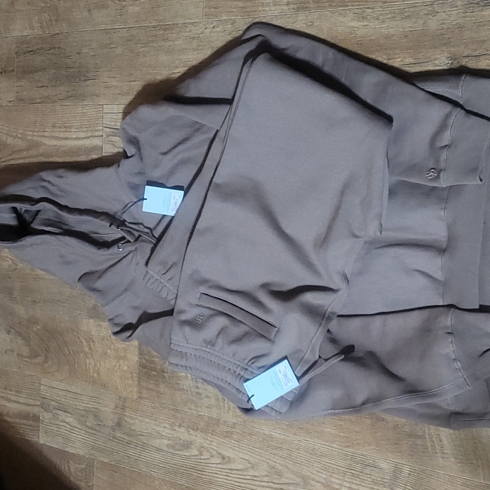 Maison Article Shoe Palace  Jogger Suit